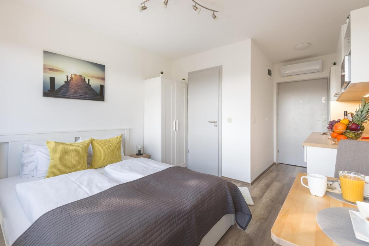 Aparthotel Pauzo Balaton à Balatonföldvár Extérieur photo