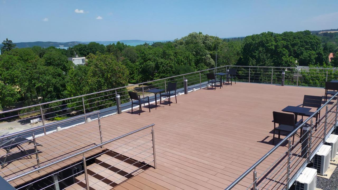Aparthotel Pauzo Balaton à Balatonföldvár Extérieur photo