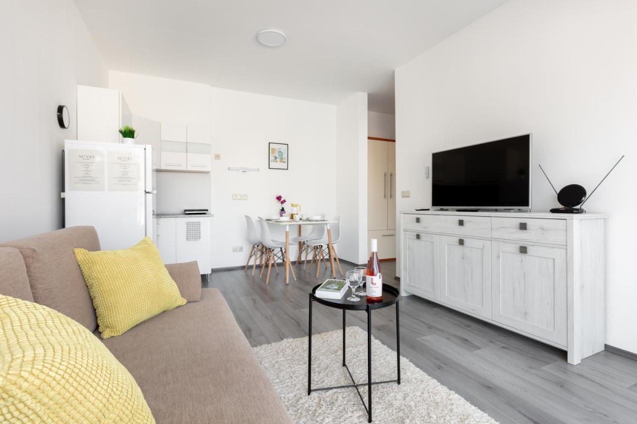 Aparthotel Pauzo Balaton à Balatonföldvár Extérieur photo