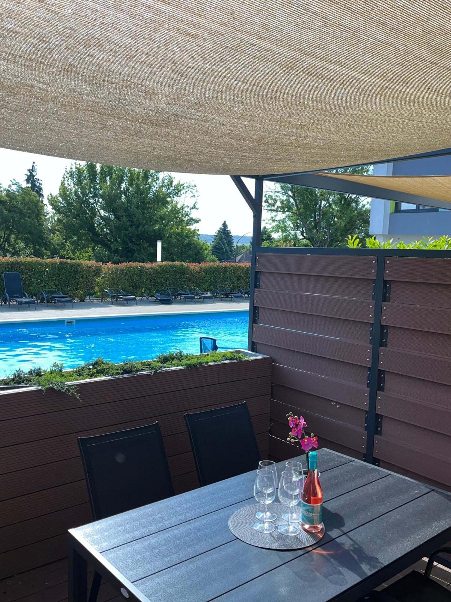 Aparthotel Pauzo Balaton à Balatonföldvár Extérieur photo