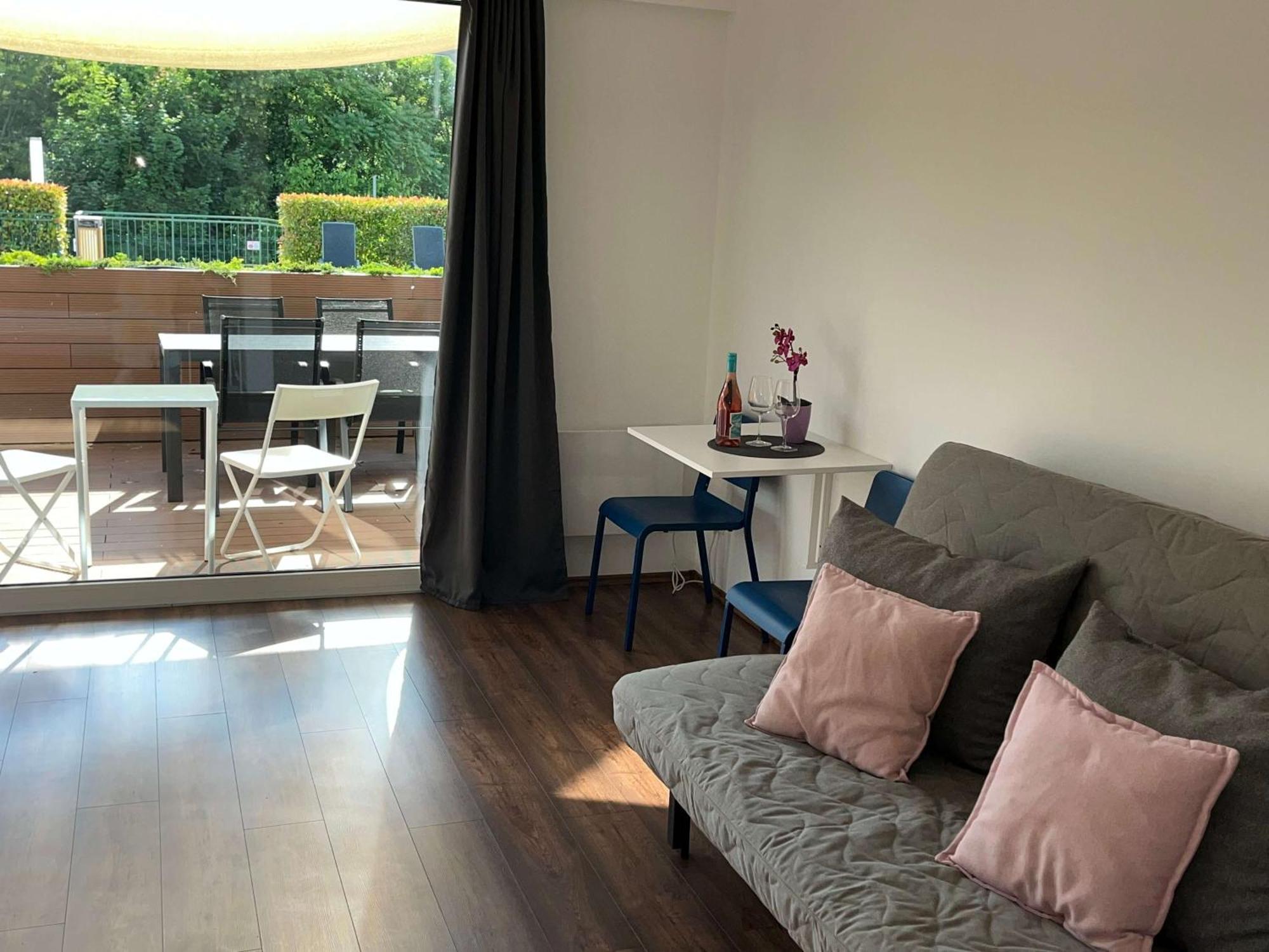 Aparthotel Pauzo Balaton à Balatonföldvár Extérieur photo